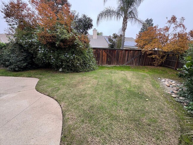 Building Photo - Spectacular home available now in a great neighborhood!