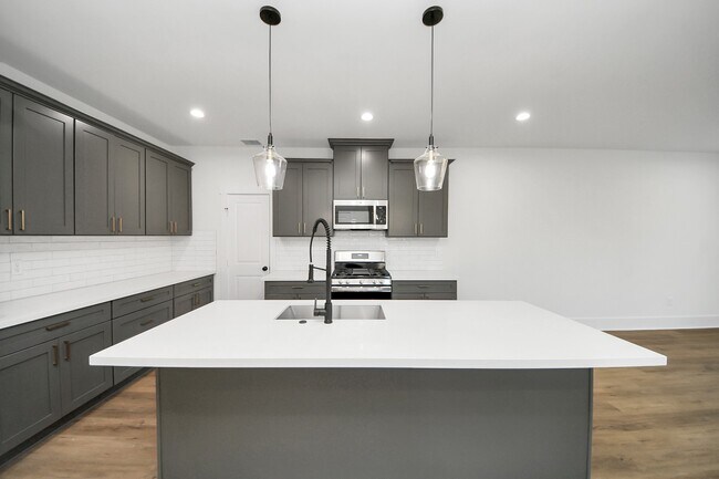 Building Photo - 5531 Nielan St