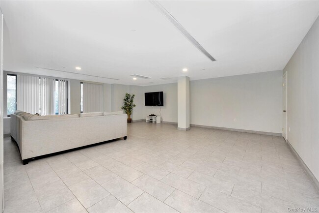 Building Photo - 148-36 89th Ave