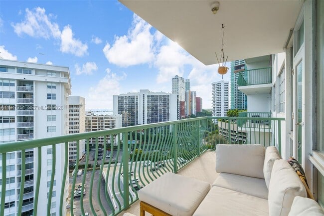 Building Photo - 1408 Brickell Bay Dr