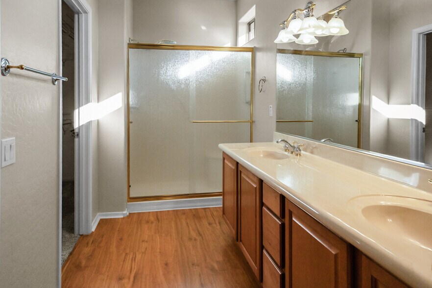 Building Photo - 17547 W Calistoga Dr