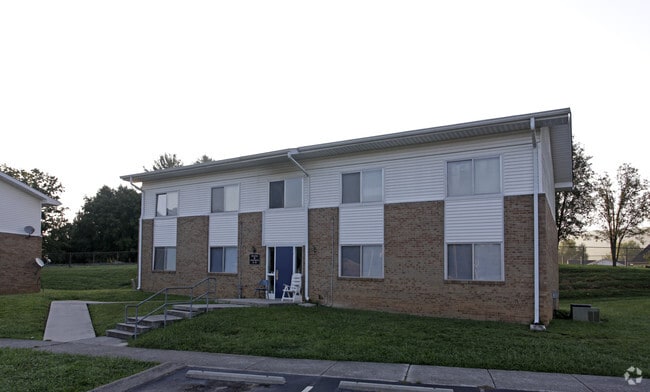 Primary Photo - Bicentennial Apartments