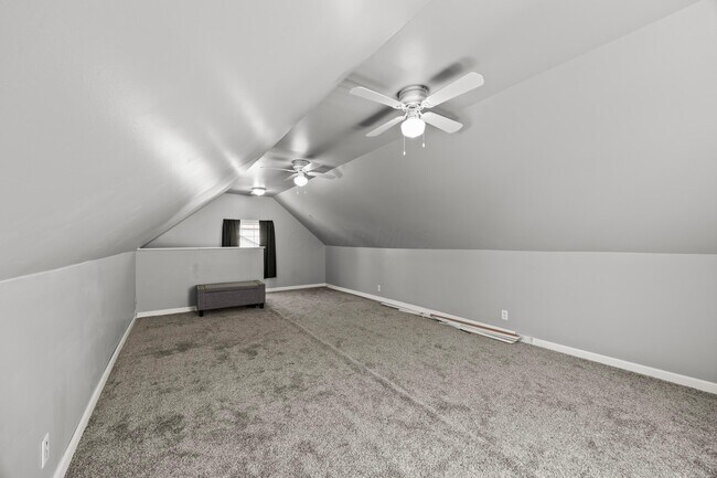 Building Photo - 4462 Alameda Dr