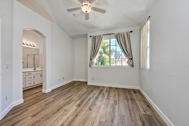 Building Photo - Cozy Condo  Saxony at Encinitas Ranch
