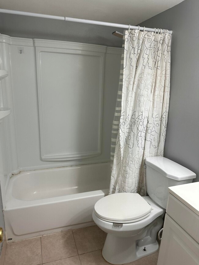 Building Photo - 2733 NE 1st Terrace