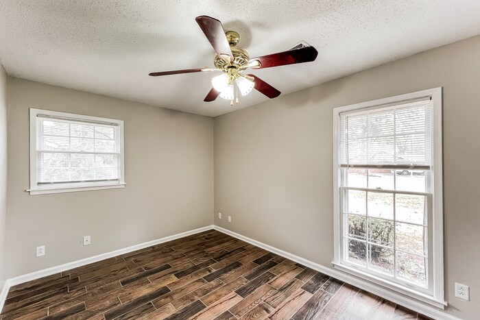 Building Photo - 3928 Croydon Rd