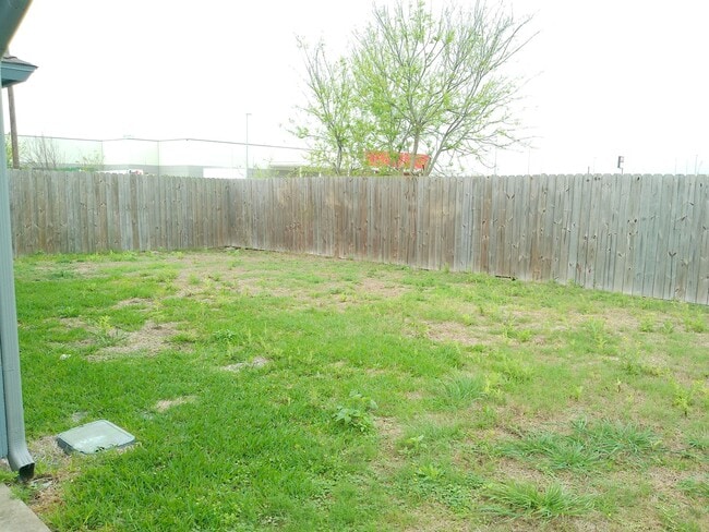 Building Photo - 1106 Cupertino St