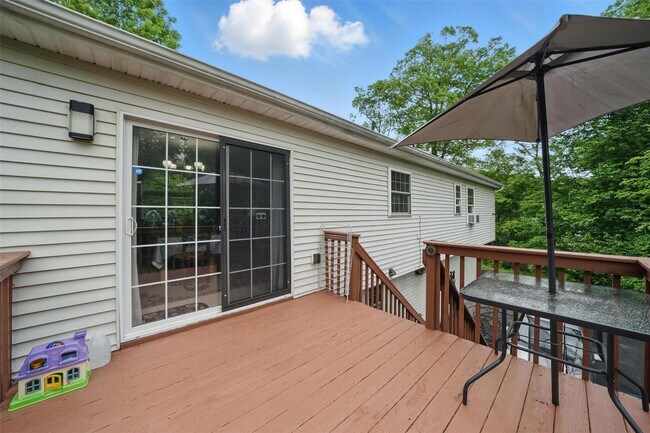 Building Photo - 2067 NY-211