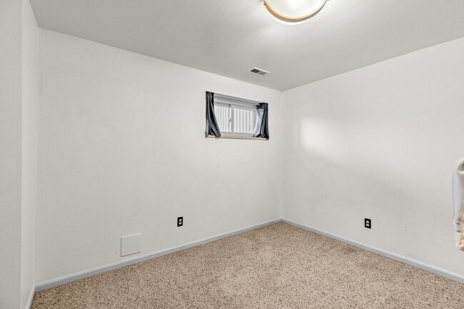 Building Photo - 1558 Greenbriar Blvd