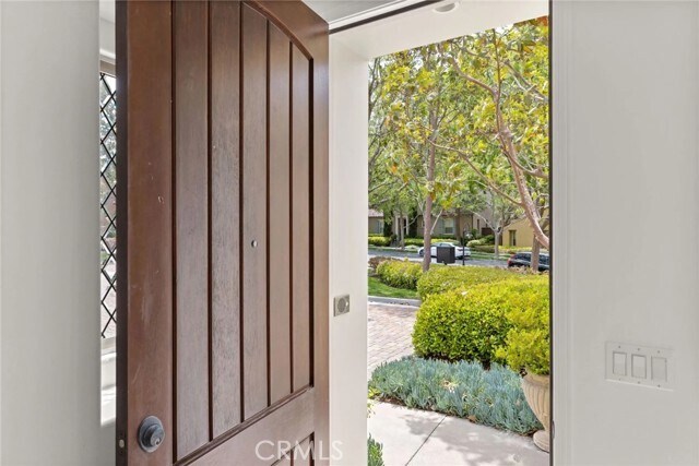 Building Photo - 61 Shade Tree