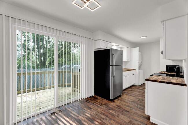 Building Photo - 315 E Nepessing St