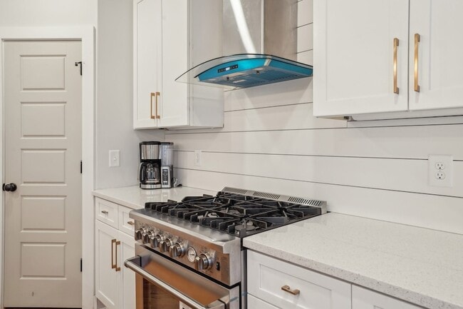 Building Photo - 532 Norton Ave