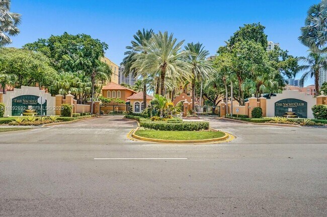 Building Photo - 19655 E Country Club Dr