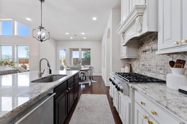 Building Photo - 5823 Stratton Wds Dr