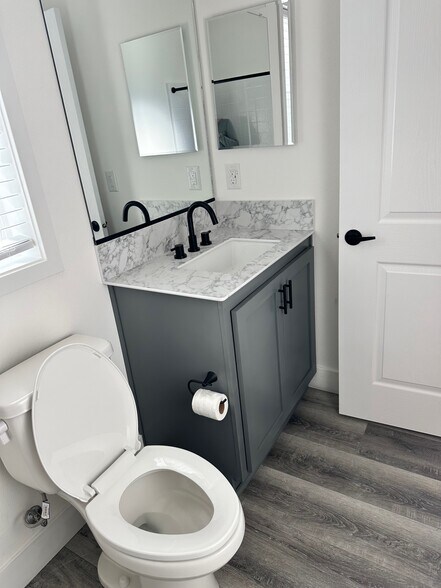 Building Photo - 148 Mission Dr