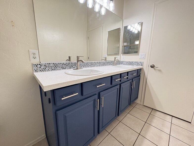 Building Photo - 8519 E Seabury Ct