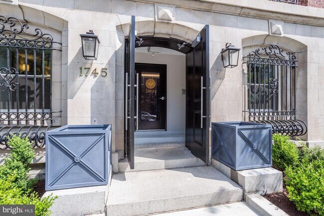 Building Photo - 1745 N St NW