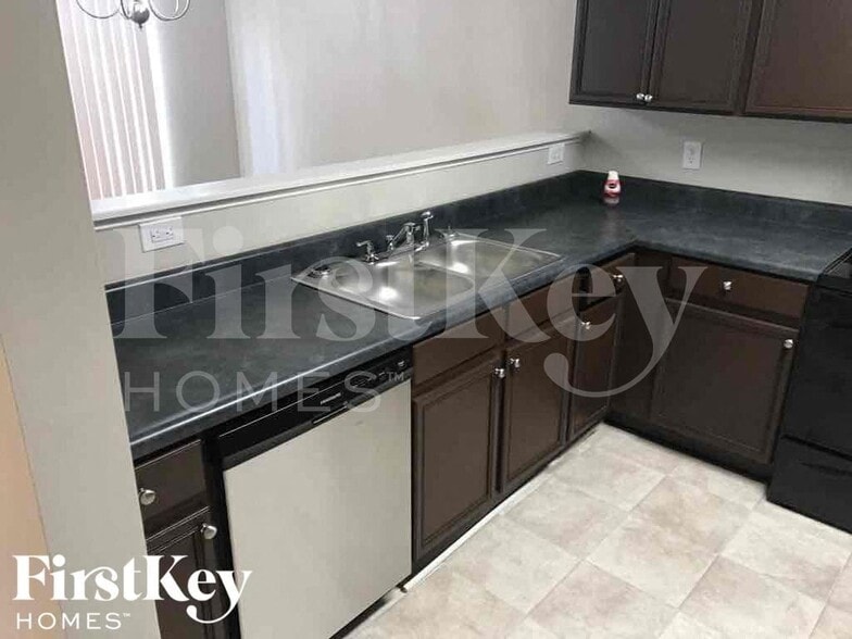 Building Photo - 7079 Merrywood Dr