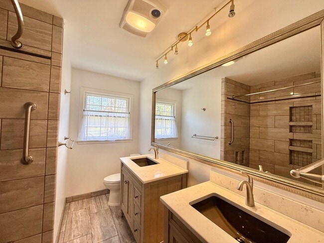 Building Photo - Gorgeous 3BD, 2.5BA North Raleigh Home on a Large Lot with a 2-Car Detached Garage in a Prime Loc...