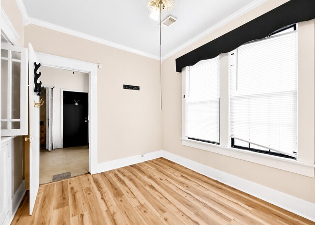 Building Photo - 800 W 34th Ave