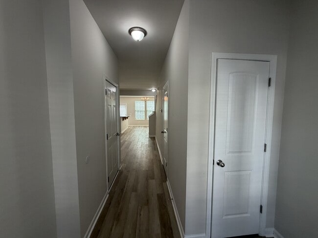 Building Photo - 1037 Grand Ridge Dr