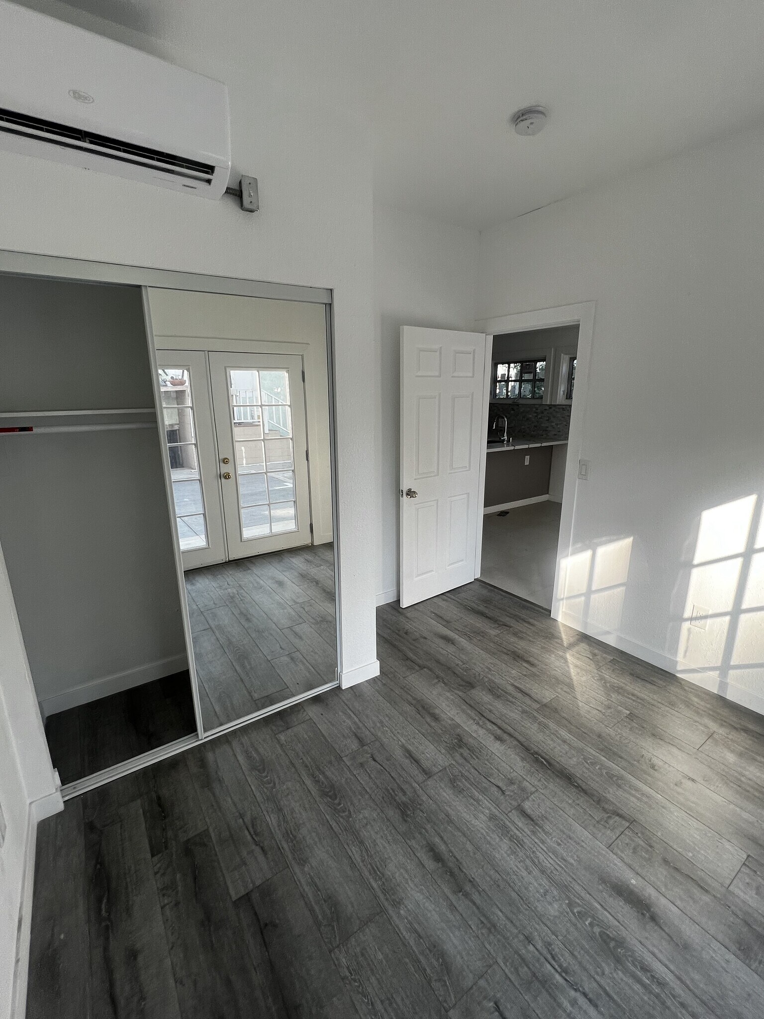 Building Photo - 1511 W 28th St