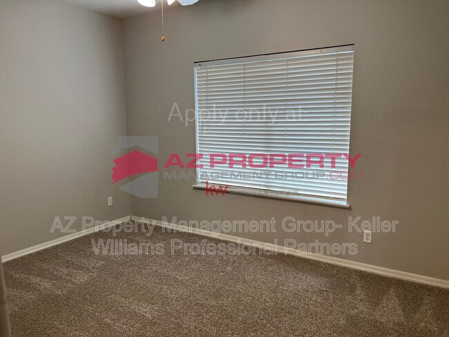 Building Photo - 5822 W Charter Oak Rd