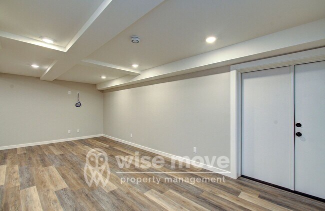 Building Photo - Felida Park- 4 Bedrooms on 1.5 Acres