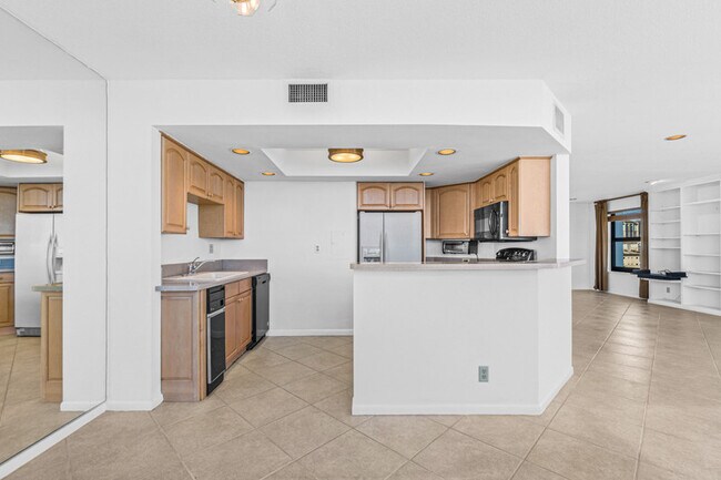 Kitchen - 1501 S Flagler Dr