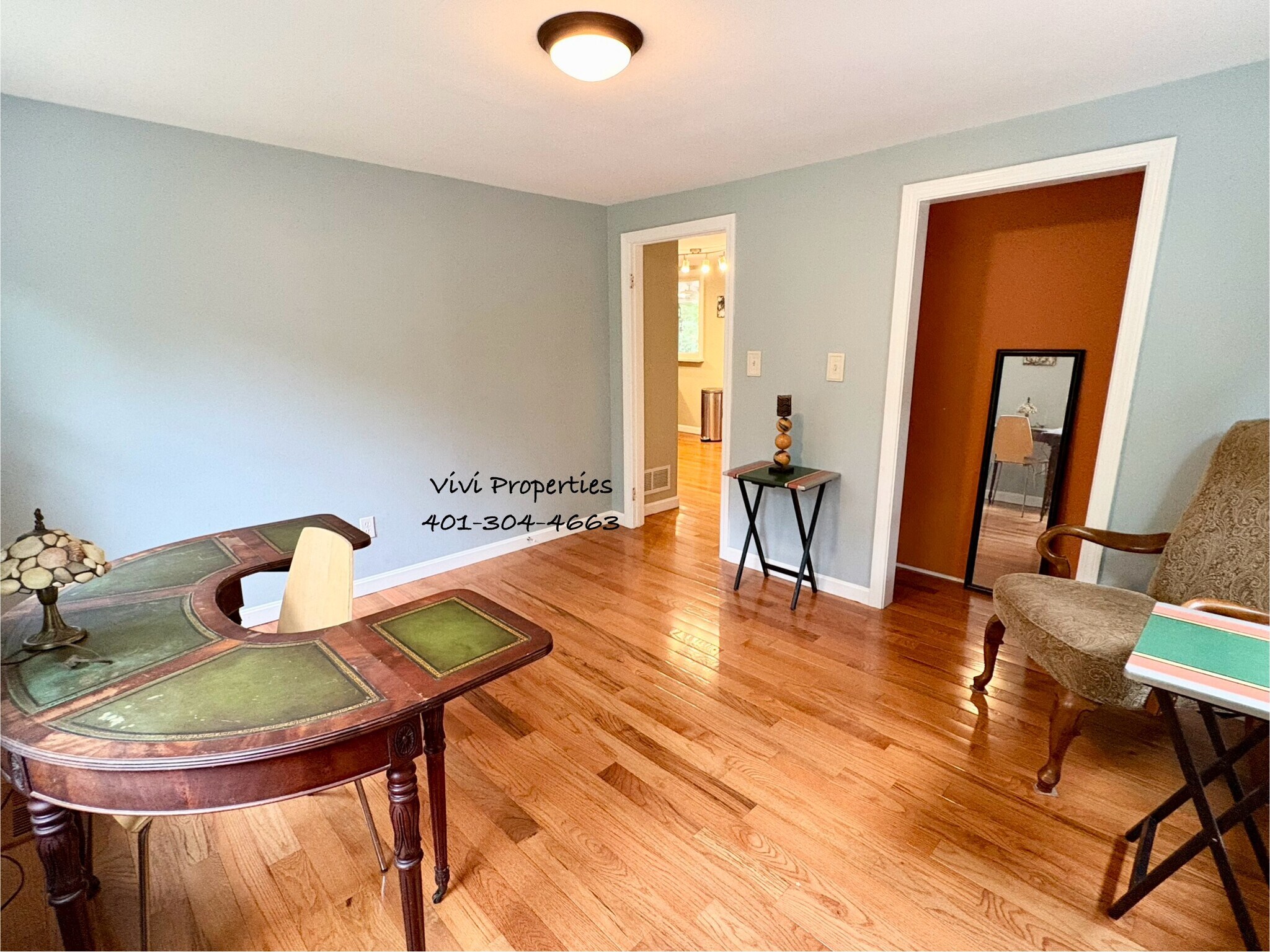 ~Office/Den - 365 Woodville Rd