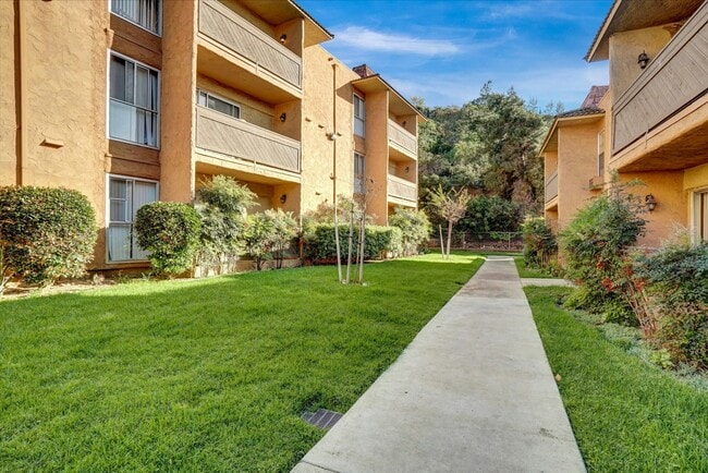 Building Photo - 6955 Alvarado Rd