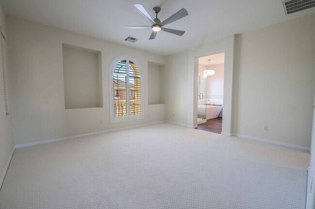 Building Photo - 3 BEDROOM SPACIOUS HOME IN SUMMERLIN!