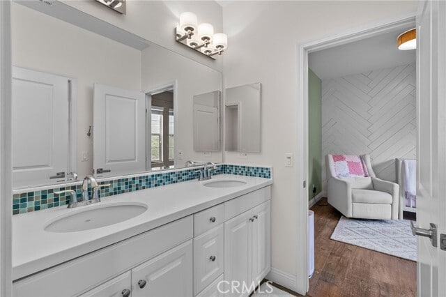 Building Photo - 33 Gamella