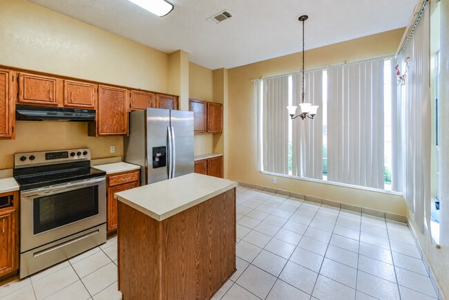 Building Photo - 2308 Woodlands Dr