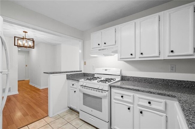 Building Photo - 1809 Augusta Dr