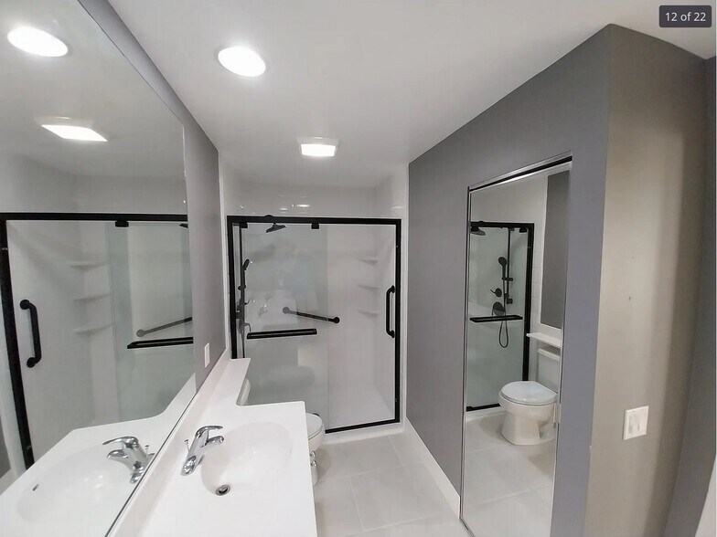 Building Photo - 4910 Kingston Way