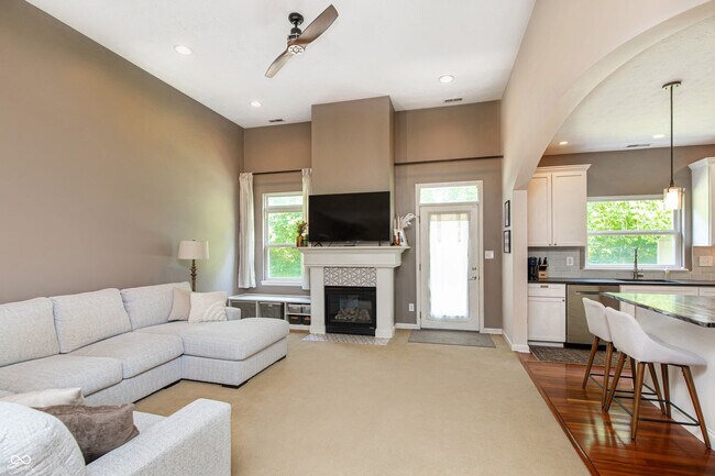 Building Photo - 38 Golden Tree Ln