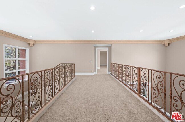 Building Photo - 11221 Briarcliff Ln