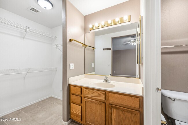 Building Photo - 858 E Monterey St