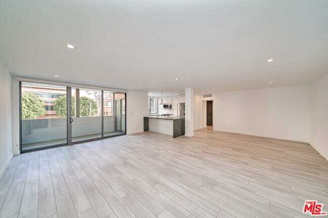 Building Photo - 145 S Maple Dr