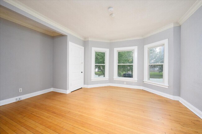 Building Photo - 614 Euclid Ave