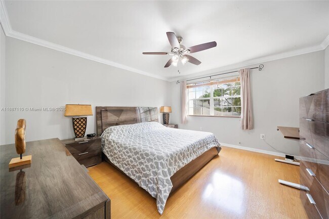 Building Photo - 9883 SW 118th Pl