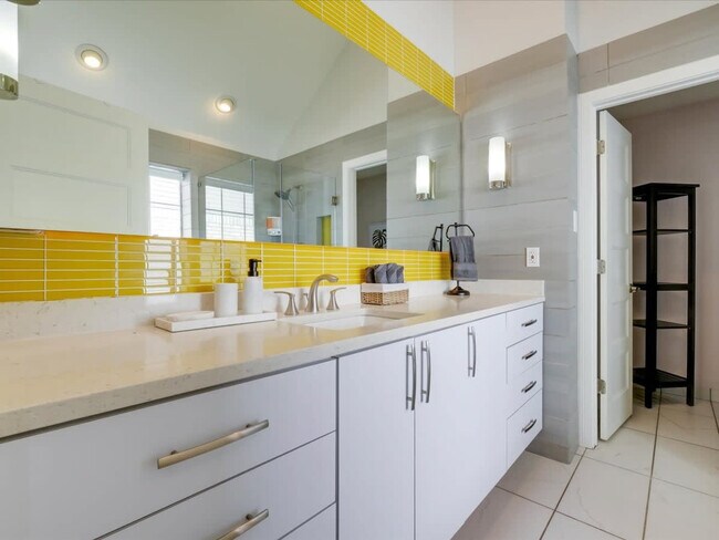 Building Photo - 4215 Voss Hills Pl