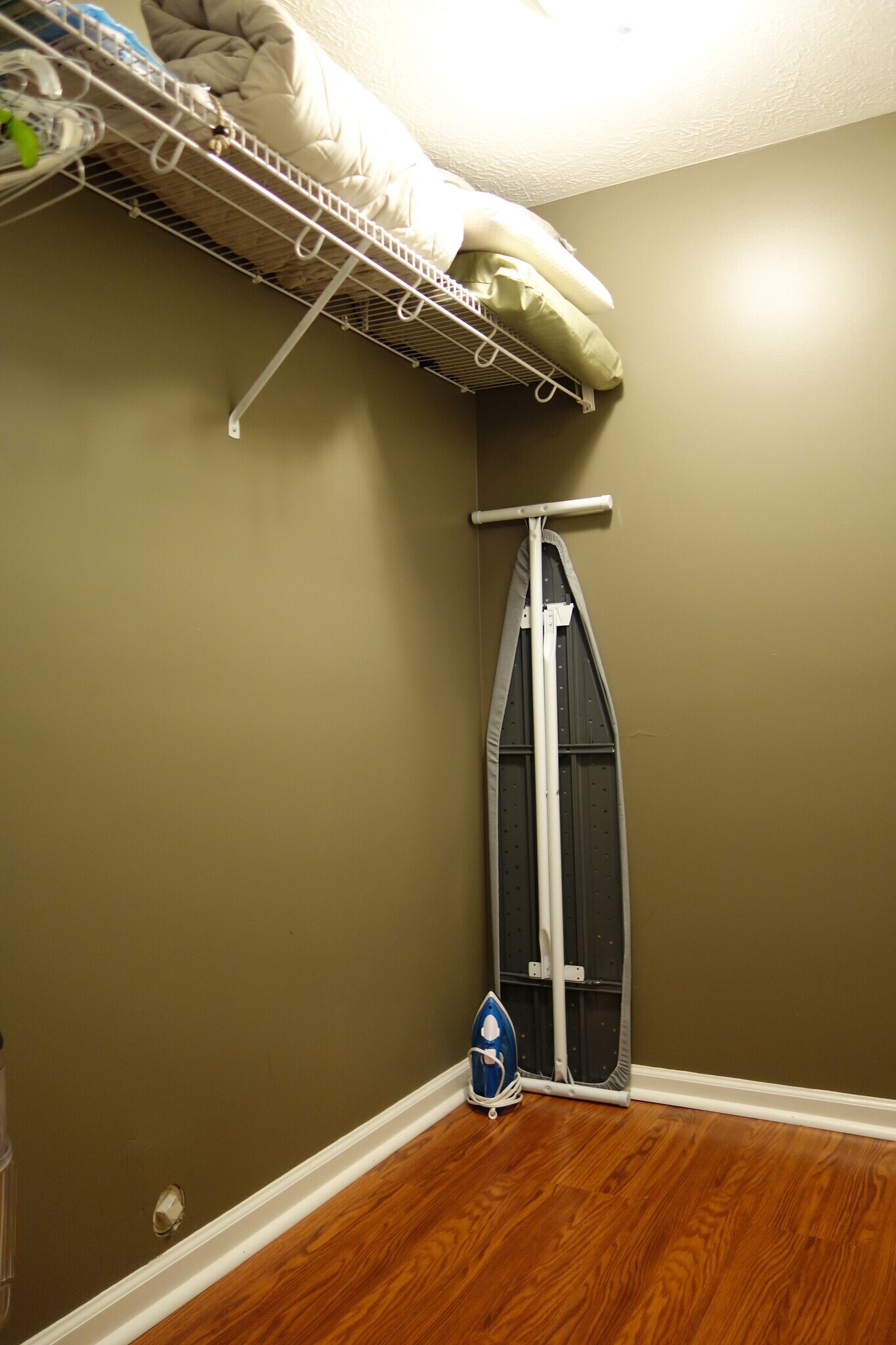 Building Photo - 2193 W 7th St