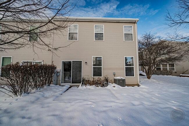 Building Photo - 4055 Blackstone Dr