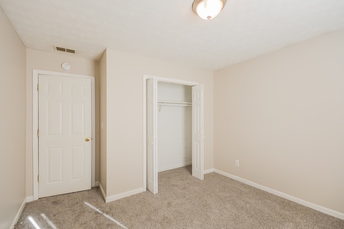 Building Photo - 135 Branchwood Dr