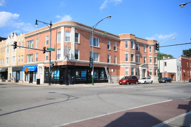 Primary Photo - 1412 W Montrose Ave