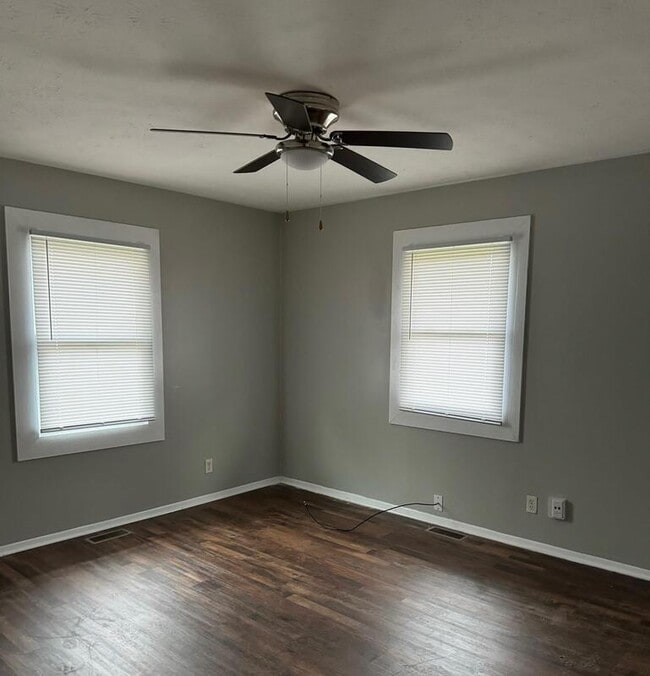 Building Photo - 3226 Wellington Ave