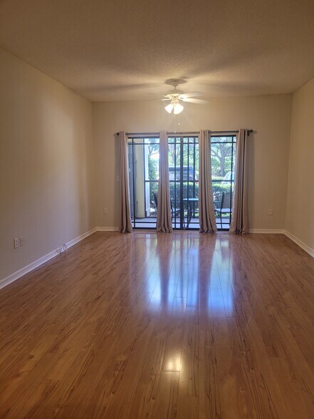 LIVING ROOM - 3018 Alcazar Pl