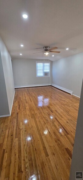 Building Photo - Two Bedroom Bayside Apartment